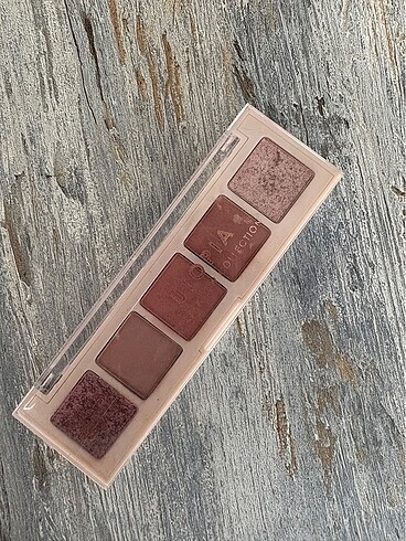 Diğer Makeup Academy Utopia Far Paleti