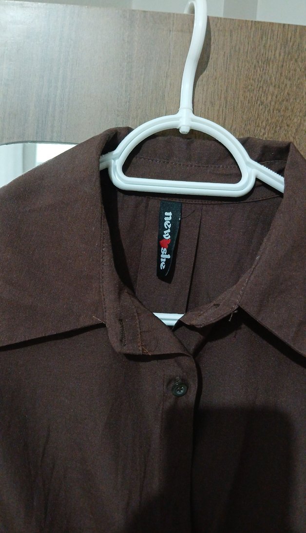 Düğmeli Kahverengi Keten Gömlek - Görsel 2