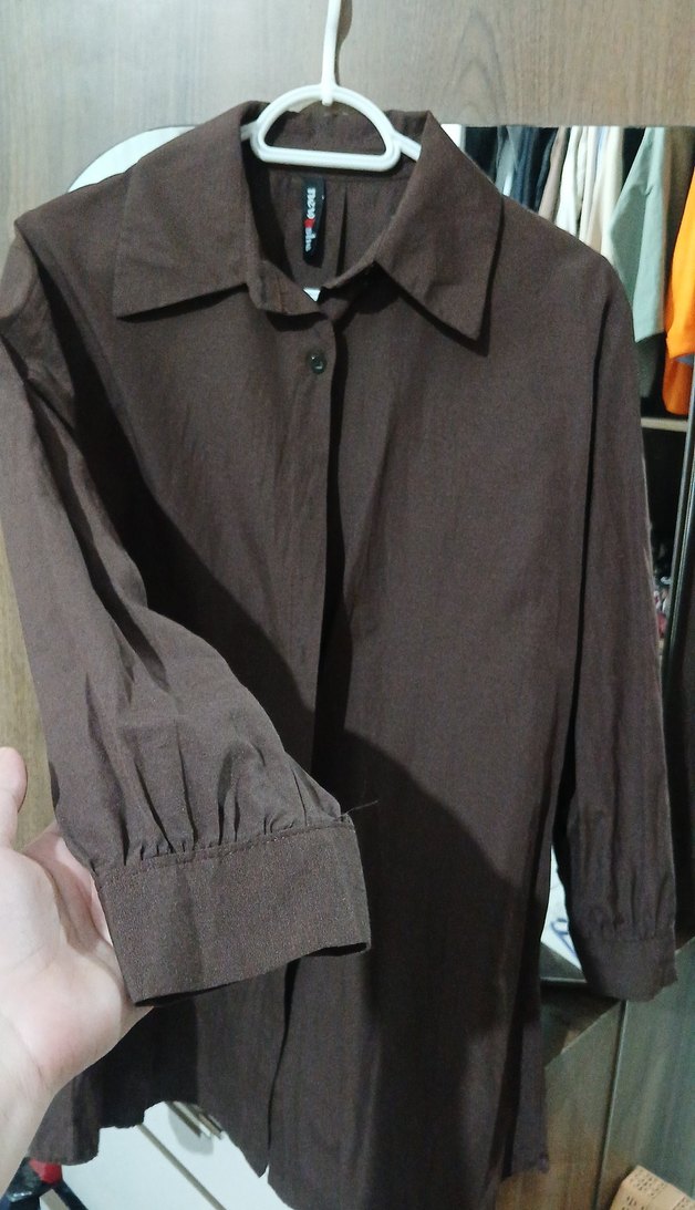 Düğmeli Kahverengi Keten Gömlek - Görsel 3