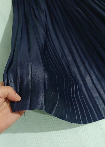 Lacivert Pileli Uzun Kadın Etek - Görsel 3