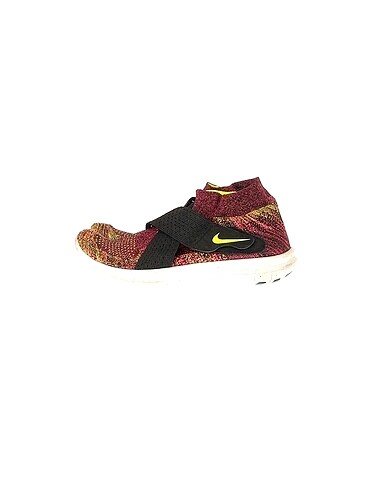 Nike Spor Ayakkabı %70 İndirimli.