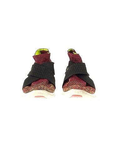 38 Beden Nike Spor Ayakkabı %70 İndirimli.