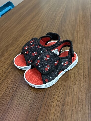 Erkek bebek çocuk sandalet