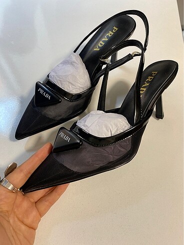 Prada topuklu