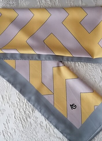 Ayşegül Güneş twill şal