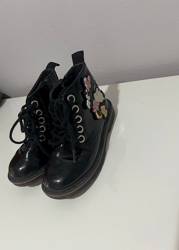 25 Beden Zara bot