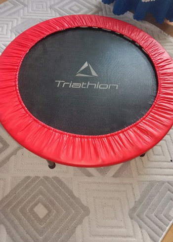 Kırmızı trambolin