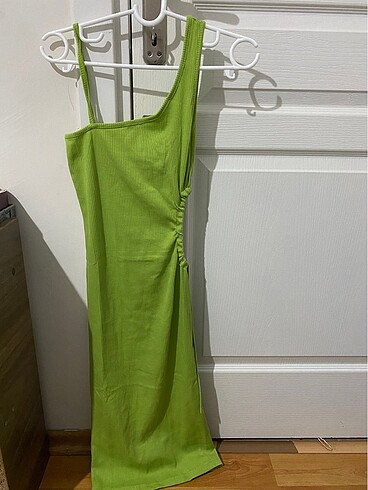 Yeşil kadın elbise