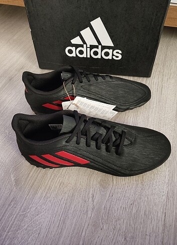 Adidas Halısaha Ayakkabısı 