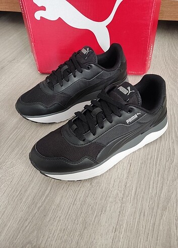 39 Beden siyah Renk Puma Sneaker Ayakkabı 