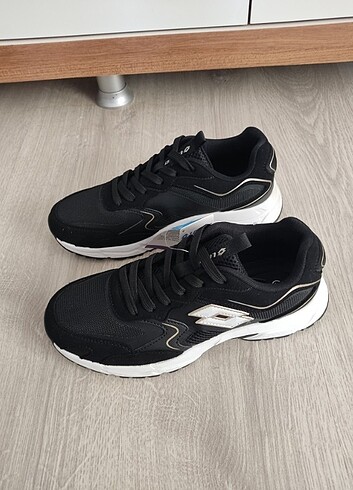 39 Beden Lotto Sneaker Ayakkabı