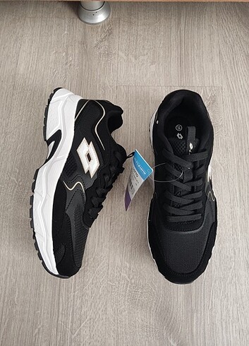 39 Beden siyah Renk Lotto Sneaker Ayakkabı