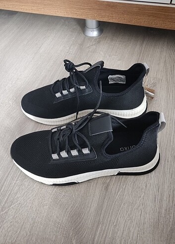 Fabrika Sneaker Ayakkabı 
