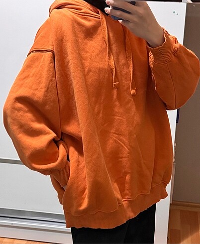 Turuncu sweatshirt
