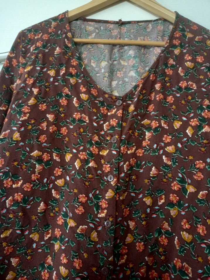 Düğmeli V Yaka Uzun Kollu Bohem Bluz - Görsel 3