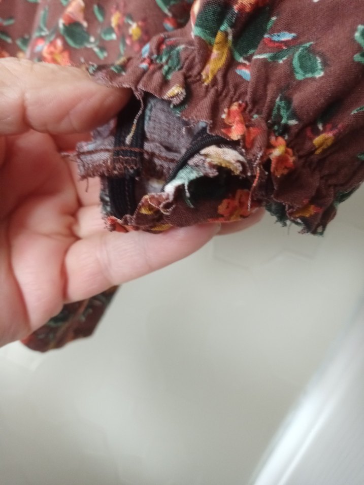 Düğmeli V Yaka Uzun Kollu Bohem Bluz - Görsel 4