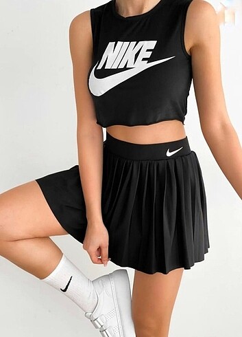 xxl Beden Nike kısa etek