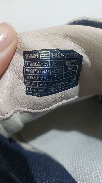 37 Beden ten rengi Renk Tommy Hilfiger orjinal spor ayakkabı