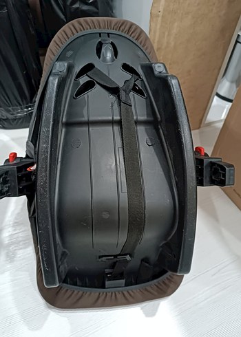 Beyaz ve Gri Çocuk Mama Sandalyesi - Görsel 11