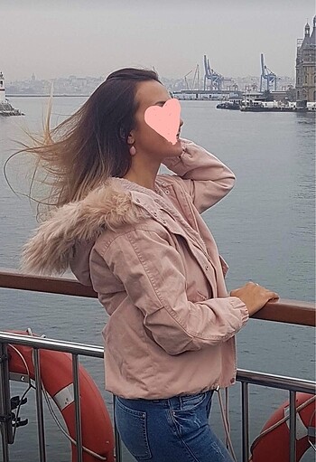 Mavi Jeans Pudra içi ve kapüşonu kürklü mont