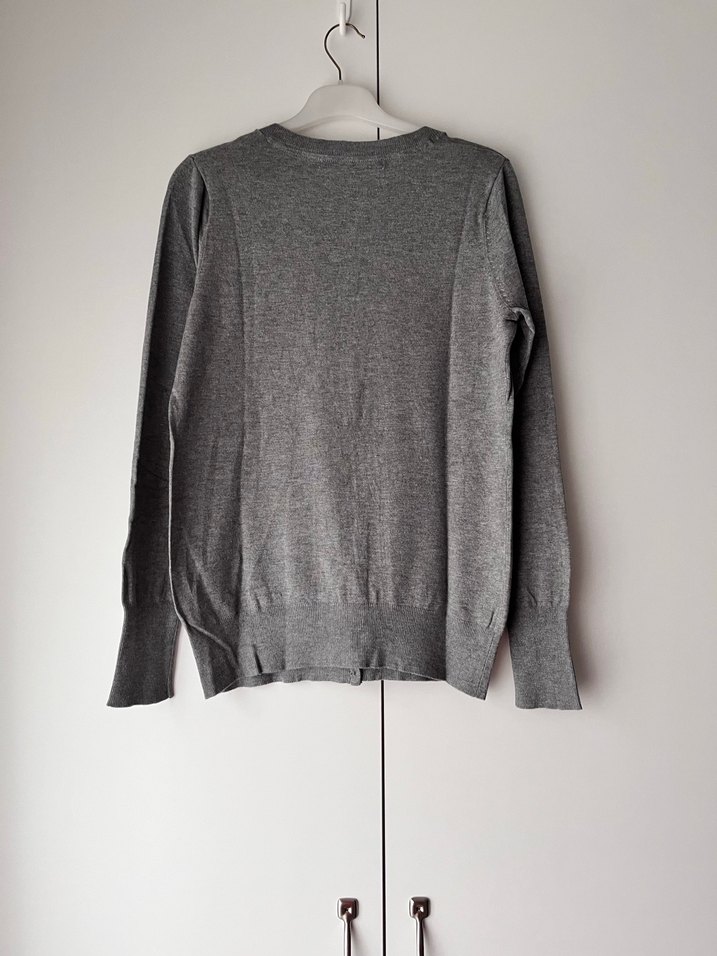 Gri Düğmeli Kadın Hırka - Görsel 2