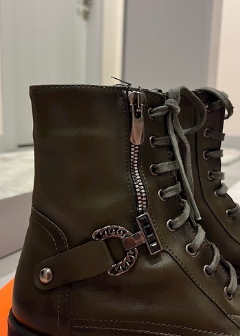 Kadın Bot - Görsel 2