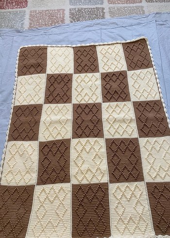 Bej Kare Desenli Örgü Çocuk Battaniyesi - Görsel 3