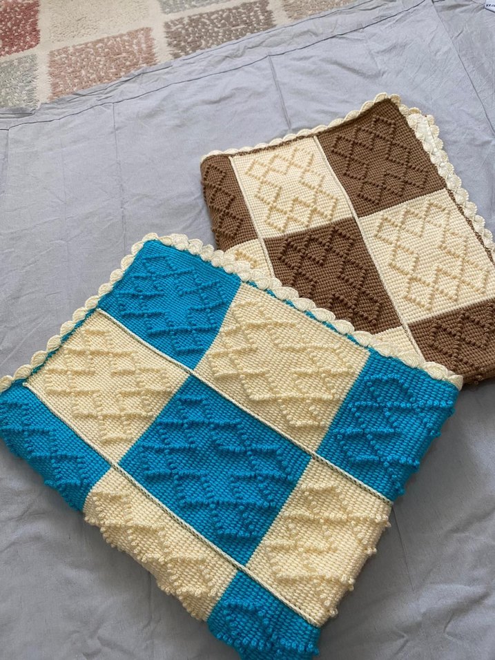 Bej Kare Desenli Örgü Çocuk Battaniyesi - Görsel 4