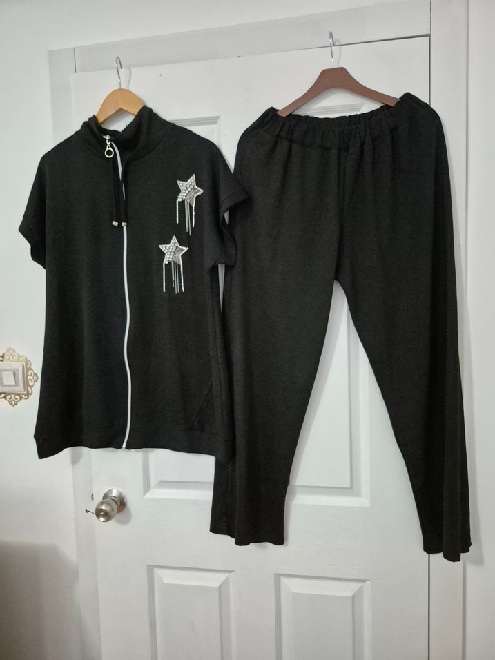 Kadın Siyah Nakışlı Fermuarlı Eşofman Takımı - Görsel 4