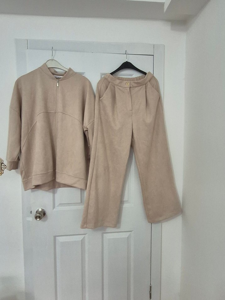 Bej Kadın Süet Takım - Rahat Kesim - Görsel 2