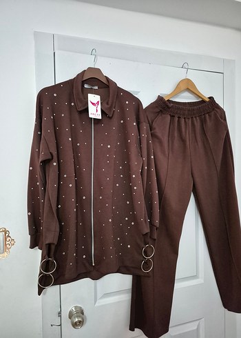 Kahverengi Uzun Kollu Düğmeli Kadın Takım - Görsel 2