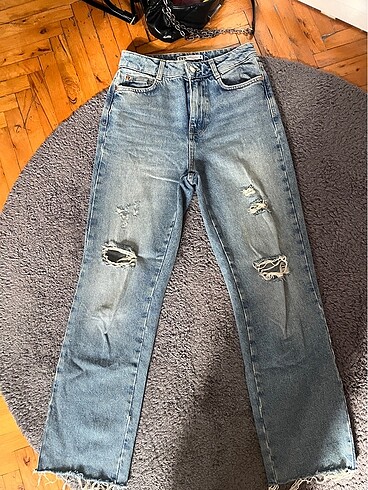Zara yırtık detaylı straight jean