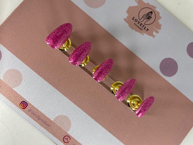 Urban Outfitters Hello Kitty takma tırnak