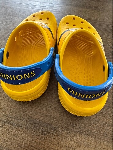32 Beden sarı Renk Crocs minnions