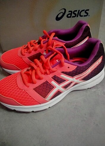 Asics spor ayakkabı