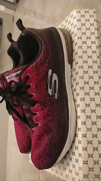 38 Beden Skechers spor ayakkabı