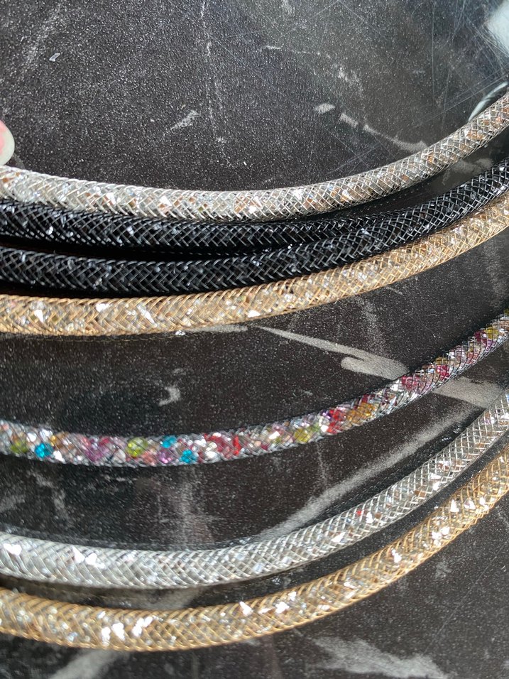 Kadınlar için Uzun Yılan Desenli Payetli Kolye - Görsel 3