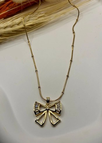 Altın Renkli Mini Fiyonk Kolye - Görsel 2