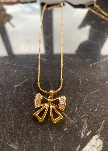 Altın Renkli Mini Fiyonk Kolye - Görsel 3