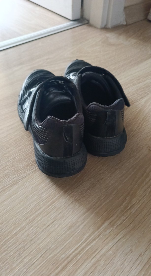 Erkek Çocuk Siyah Cırtlı Spor Ayakkabı - Görsel 3