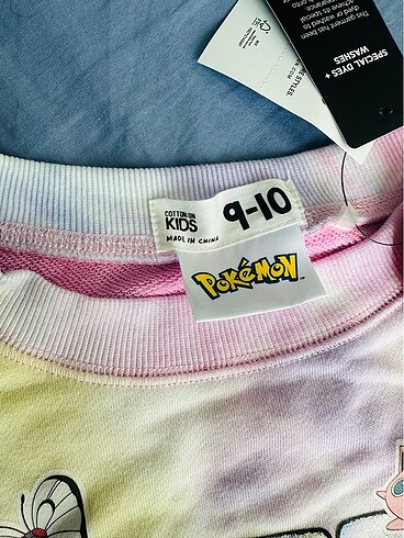 Diğer Yurtdısından orijinal Pokemon sweatshirt