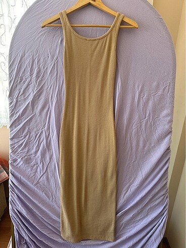 Bej renk askılı elbise - Görsel 4