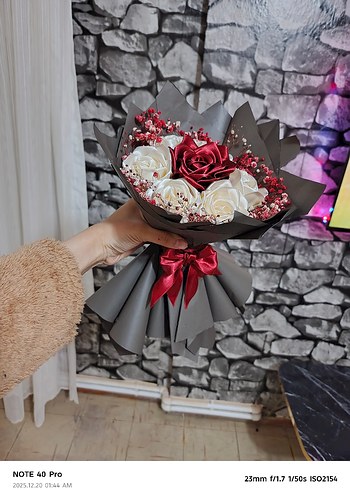 Bir çiçek buketi... - Görsel 3