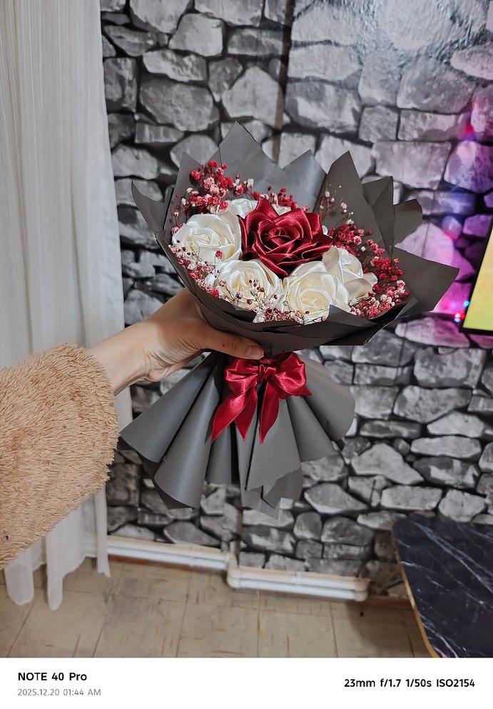 Bir çiçek buketi... - Görsel 3