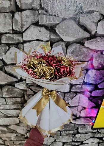 Altın ve Kırmızı Güllerden Çiçek Buketi - Görsel 4