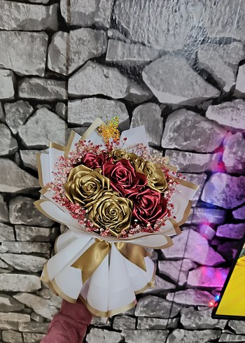 Altın ve Kırmızı Güllerden Çiçek Buketi - Görsel 2