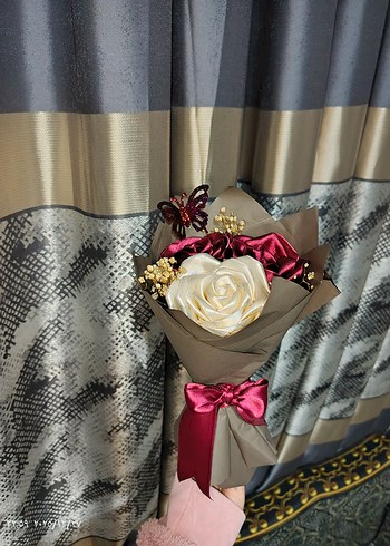 Bordo Çiçekli Fiyonk Detaylı Broş - Görsel 3