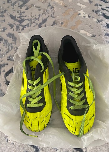 Sarı Erkek Futbol Ayakkabısı Velcro Bağcıklı