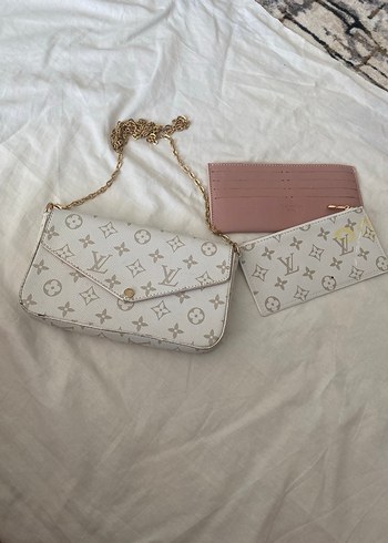  Beden Louisvuitton çanta