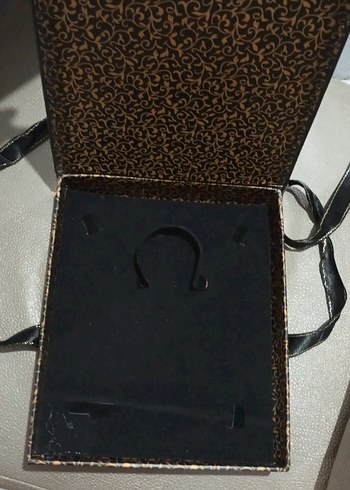 Nakışlı Siyah deri kaplama kutu takı kutusu - Görsel 4